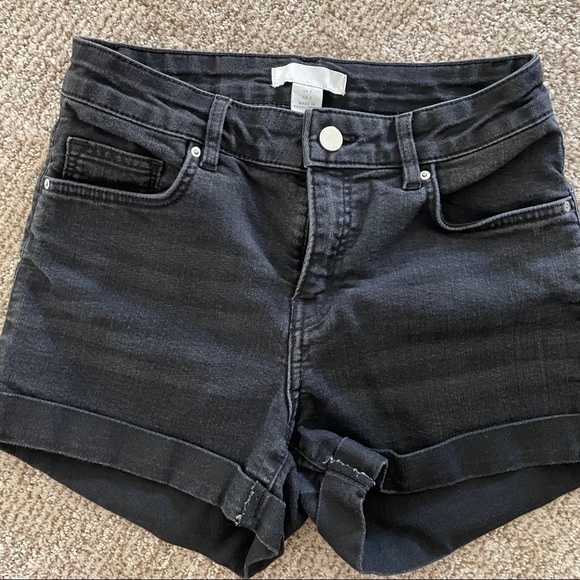 Denim shorts! Ready for summer! ☀️ 💕 - Picture 4 of 8